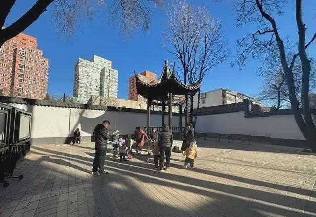乱建居民想提升小区环境的愿望实现了凯发K8国际版拆除700平方米私搭(图3)